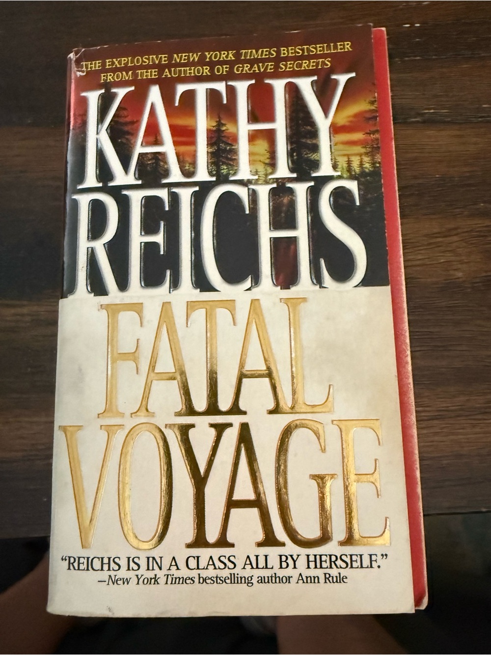 Kathy Reichs "Fatal Voyage" Paperback Novel - White, Gold, Black